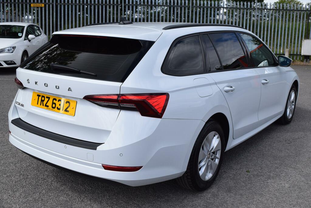 Skoda Octavia 1.0 Tsi Se Technology White #4