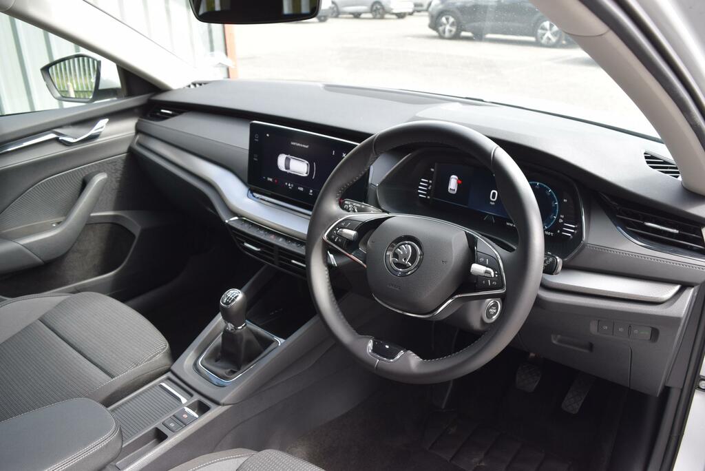 Skoda Octavia 1.0 Tsi Se Technology White #3