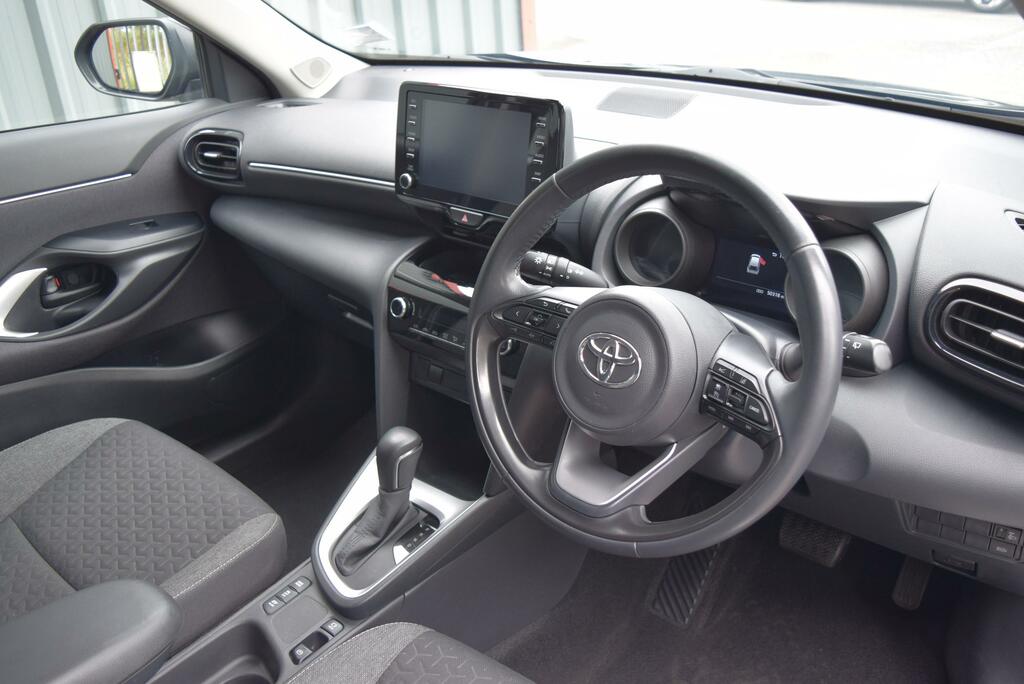 Toyota Yaris Cross 1.5 Hybrid Icon Cvt AMZ4687 Black #3