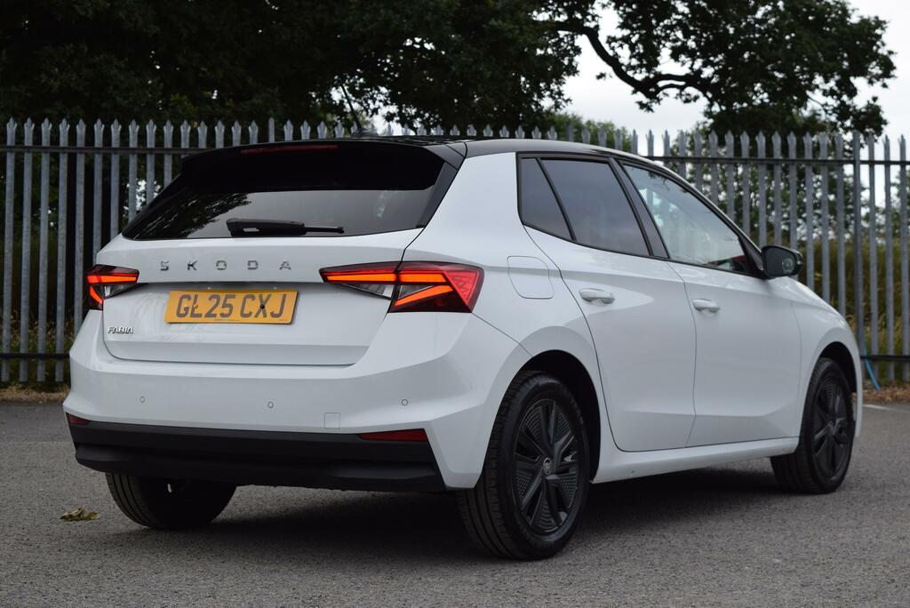 Skoda Fabia 1.0 Tsi 116 Design Edition Dsg GL25CXJ White #4