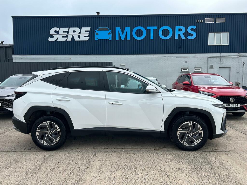 Hyundai Tucson 1.6T 150 Advance KMZ4087 White #3