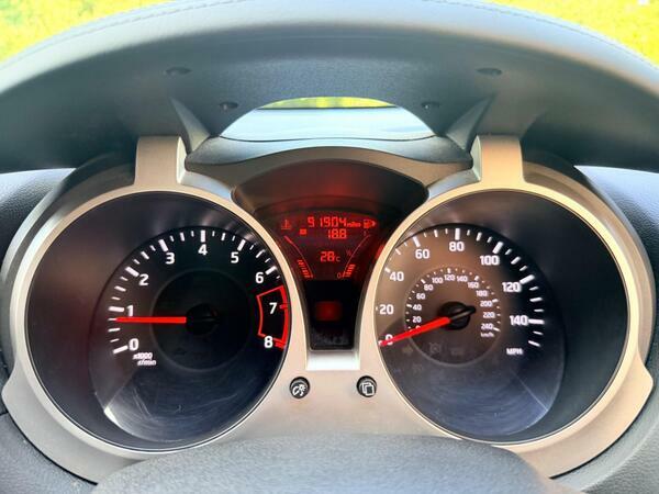 Nissan Juke Hatchback Grey #14