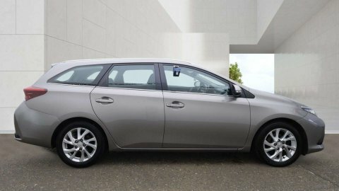 Toyota Auris 1.6 D-4d Business Brown #4