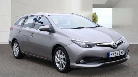 Toyota Auris 1.6 D-4d Business Brown