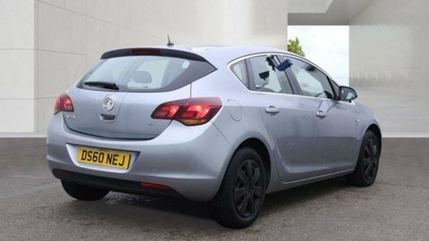 Vauxhall Astra Hatchback Red #2