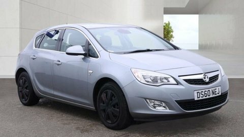 Vauxhall Astra Hatchback Red #1