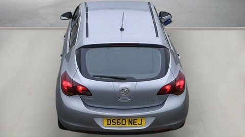 Vauxhall Astra Hatchback Red #3