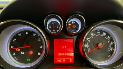 Vauxhall Astra Hatchback Red #7