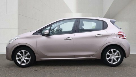 Peugeot 208 1.4 E-hdi Active Pink #5