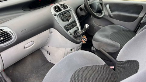 Citroen Xsara Picasso 2.0 Hdi Desire Silver #8