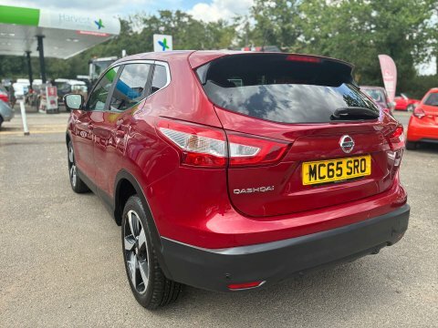 Nissan Qashqai 1.2 Dig-t N-tec Red #6