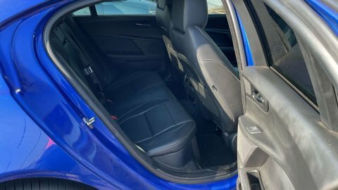 Jaguar XE 2.0D R-sport Saloon Blue #4