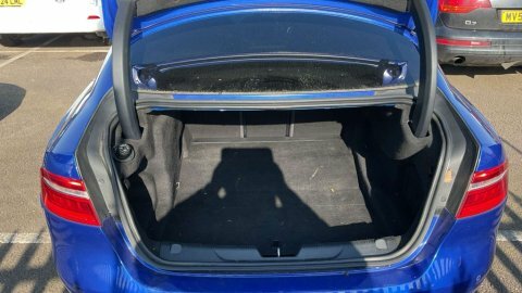 Jaguar XE 2.0D R-sport Saloon Blue #5