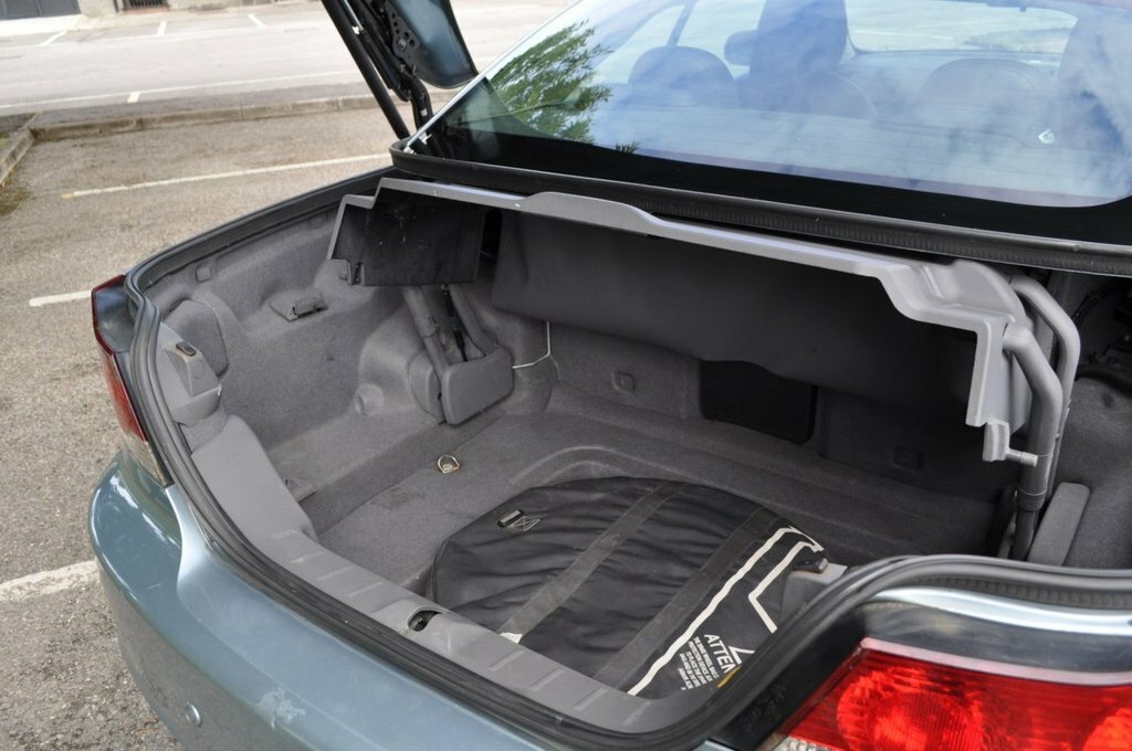 Volvo C70 Sport 2-Door Just 67K Last Owner 11 Years Silver #7