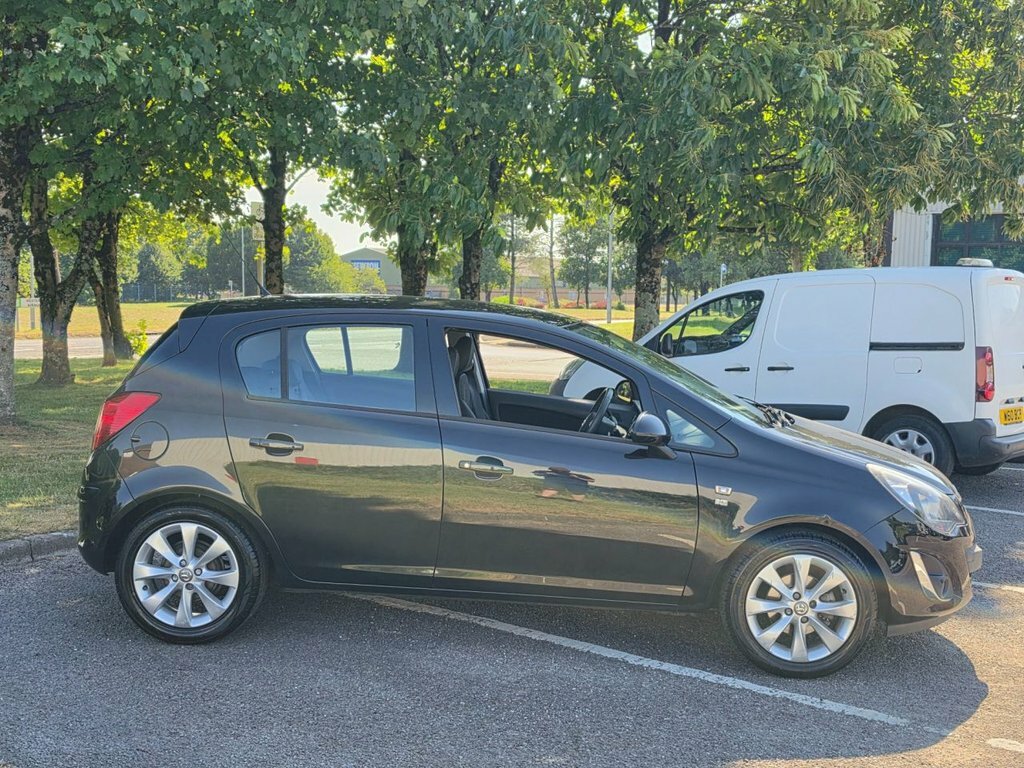 Vauxhall Corsa 1.2L Excite Black #2