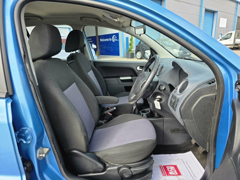 Ford Fusion 1.4 Zetec Climate 68 Bhp Silver #12