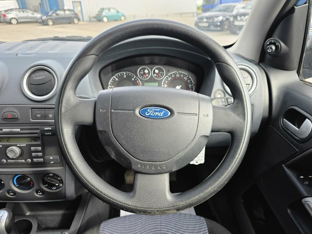 Ford Fusion 1.4 Zetec Climate 68 Bhp Silver #22