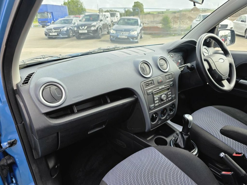 Ford Fusion 1.4 Zetec Climate 68 Bhp Silver #17