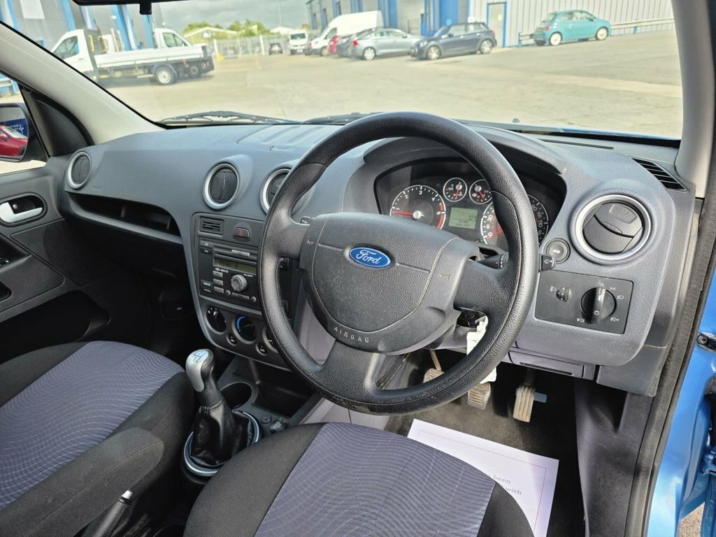 Ford Fusion 1.4 Zetec Climate 68 Bhp Silver #11