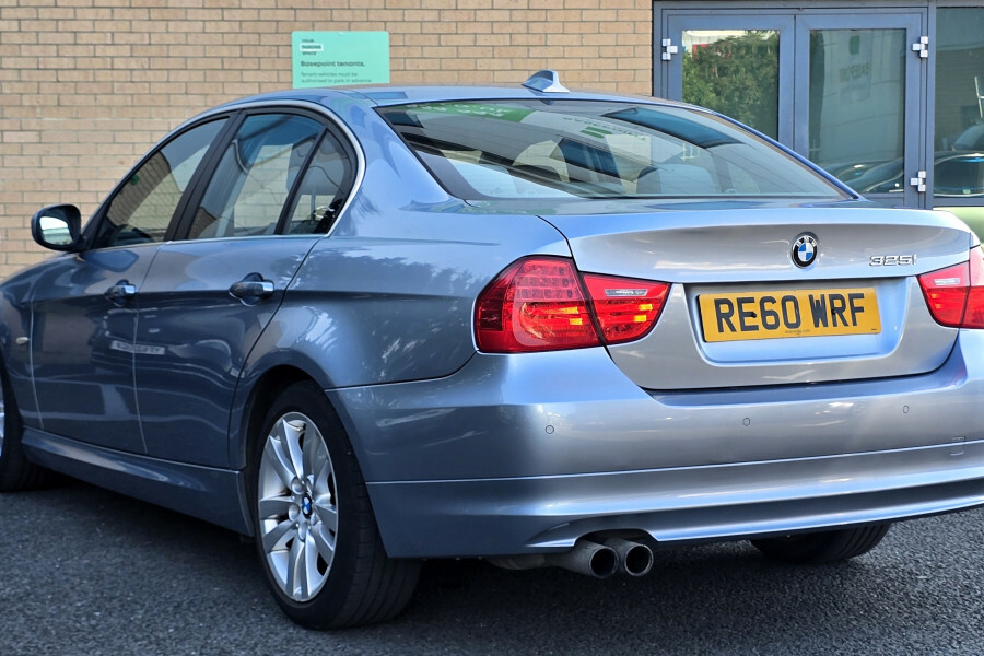 BMW 3 Series Saloon Blue #4