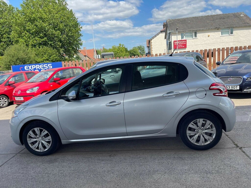 Peugeot 208 Hatchback 1.4 Hdi Access Euro 5 201319 LD63ZKJ Silver #5