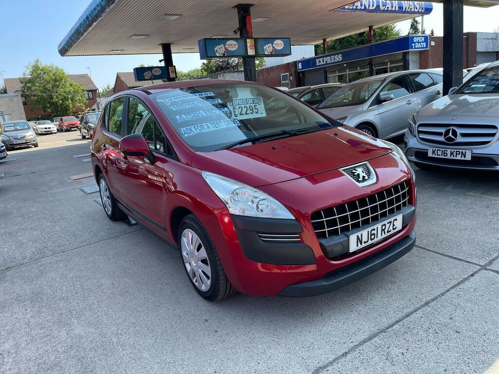 Peugeot 3008 Suv 1.6 Hdi Active Euro 5 201161 Red