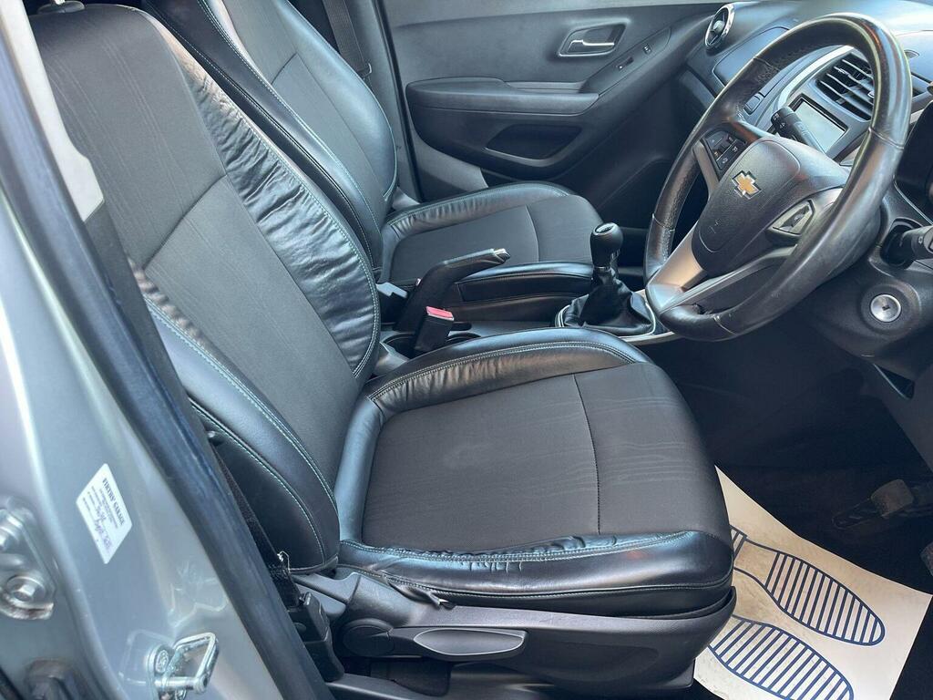 Chevrolet Trax Ls Blue #10