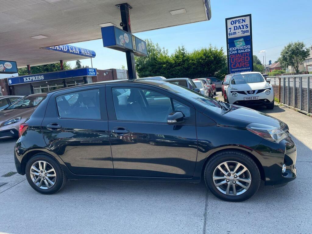 Toyota Yaris 1.33 Dual Vvt-i Icon Euro 5 Euro 5 Black #3