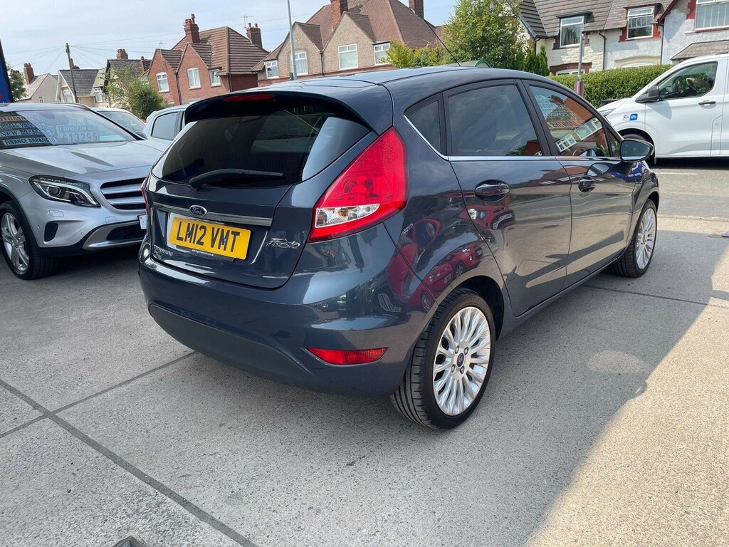Ford Fiesta Hatchback 1.4 Titanium 201212 Grey #2