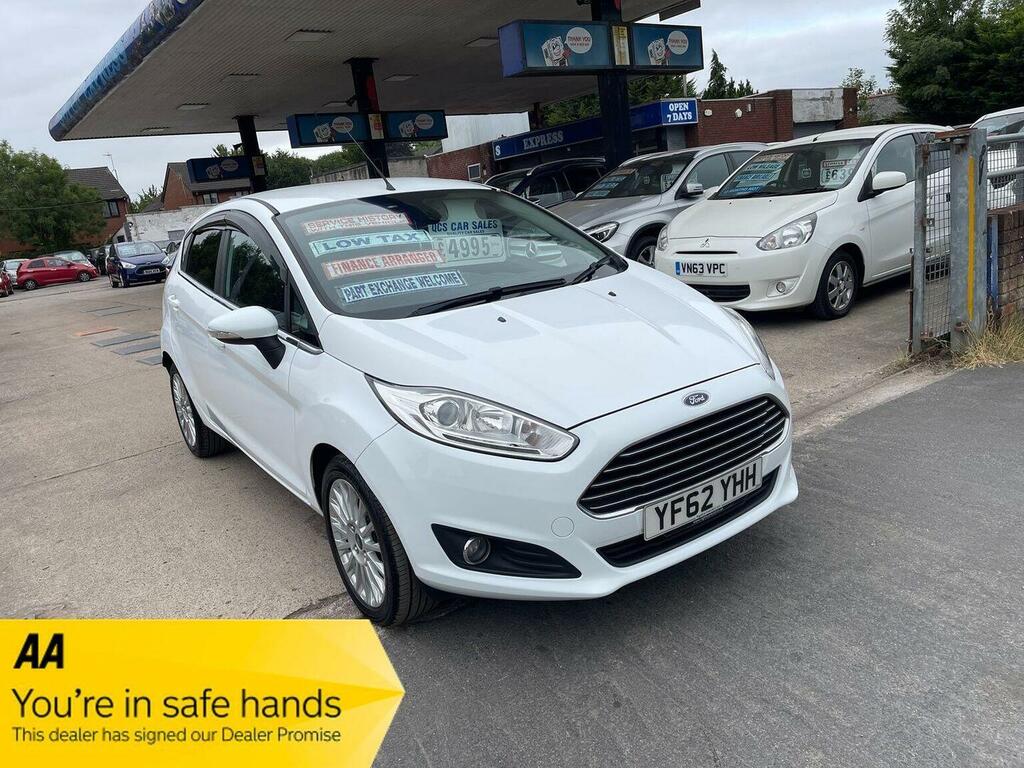 Ford Fiesta Hatchback 1.0T Ecoboost Titanium Euro 5 Ss White