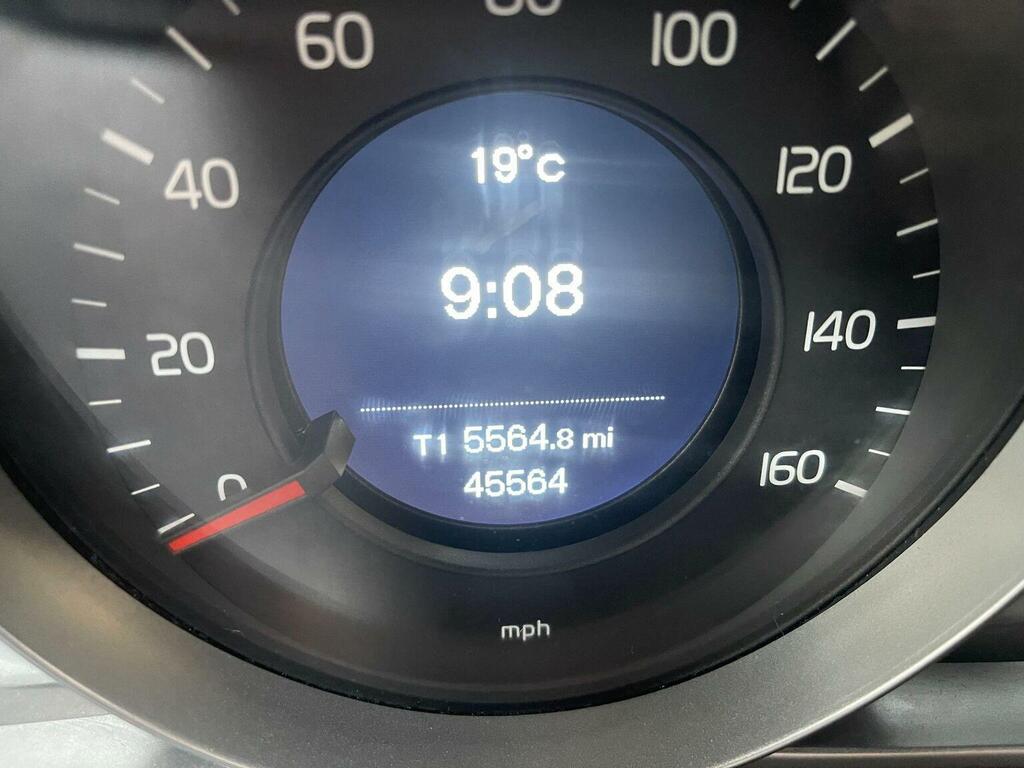 Volvo V40 1.6L Es Nav Red #7