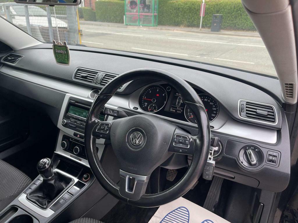 Volkswagen Passat 1.6 Tdi Bluemotion Tech R-line Blue #16