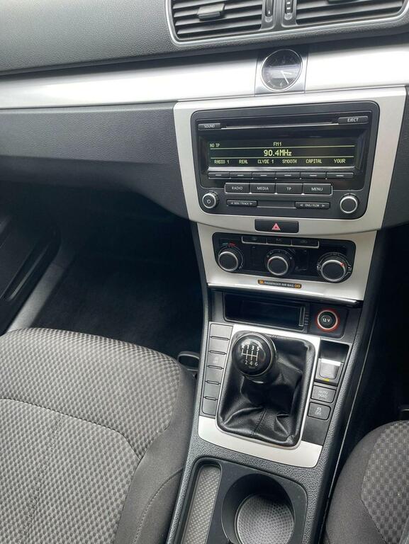Volkswagen Passat 1.6 Tdi Bluemotion Tech R-line Blue #17