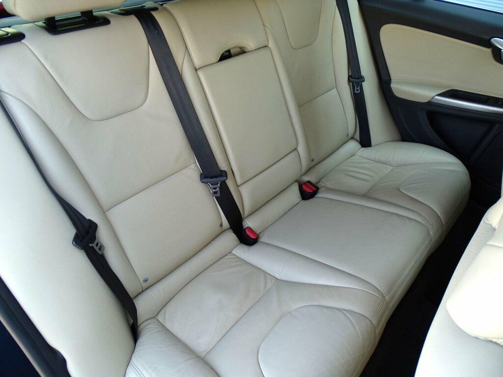 Volvo V60 2.4 D5 Se Blue #22