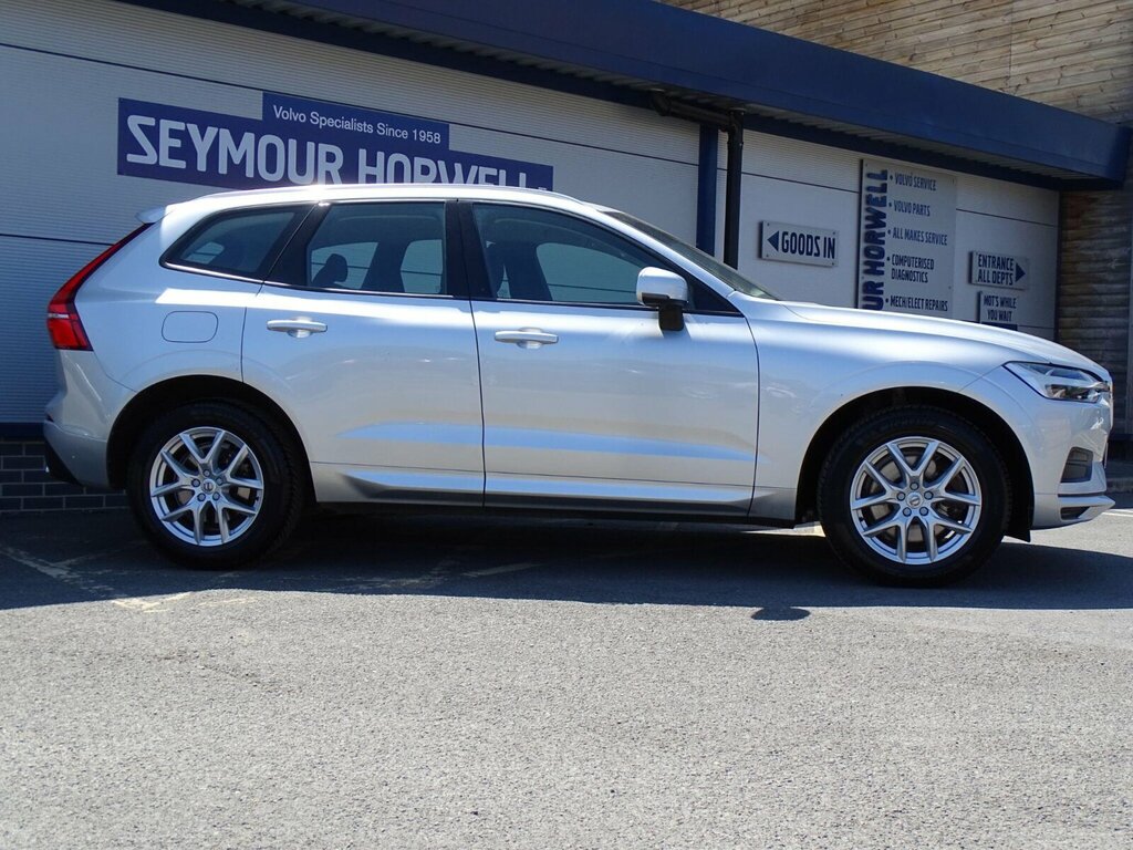 Volvo XC60 2.0 T5 Momentum Awd Euro 6 Ss  #4