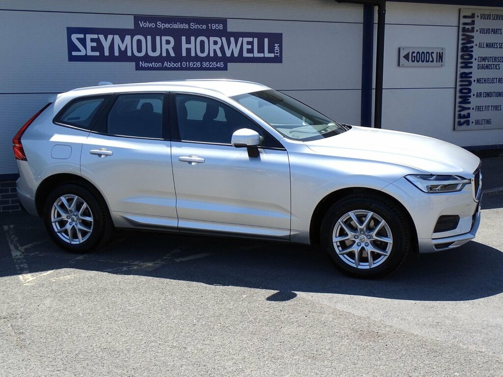 Volvo XC60 2.0 T5 Momentum Awd Euro 6 Ss  #3