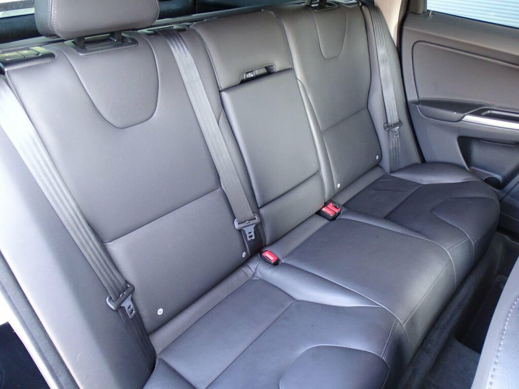 Volvo XC60 Xc60 Se Luxury Nav D4 Silver #26