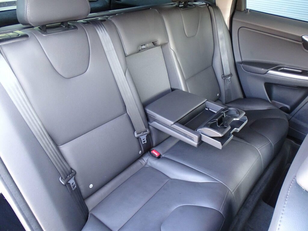 Volvo XC60 Xc60 Se Luxury Nav D4 Silver #27