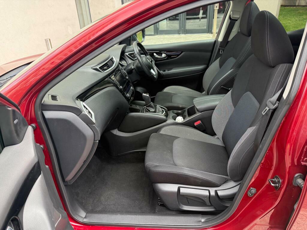 Nissan Qashqai 1.3 Dig-t N-connecta Dct Euro 6 S S GC69BFK Red #4