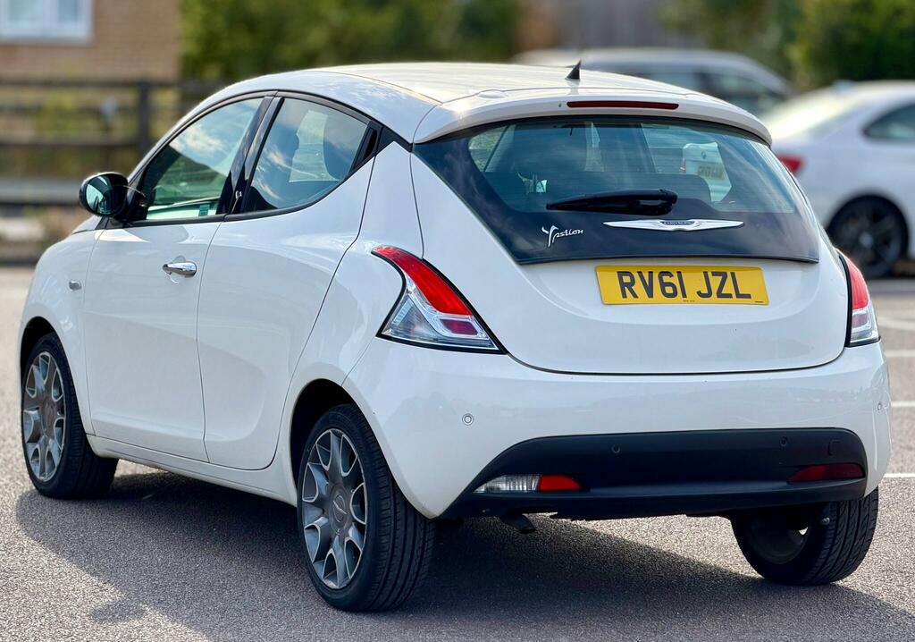 Chrysler Ypsilon Diesel Red #9