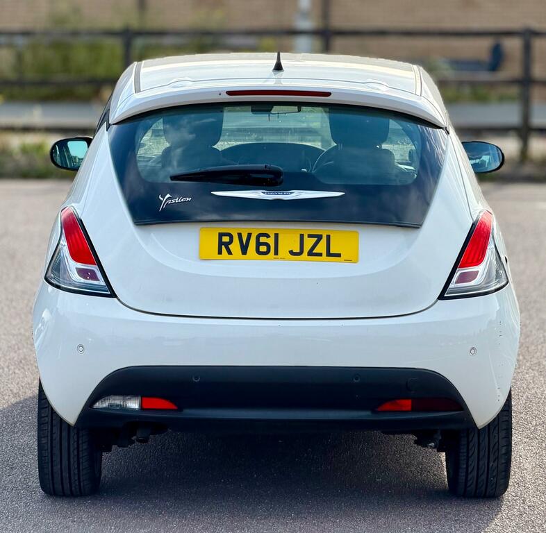 Chrysler Ypsilon Diesel Red #12