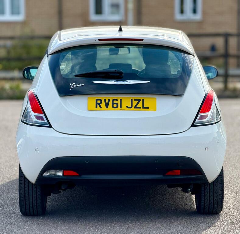 Chrysler Ypsilon Diesel Red #13