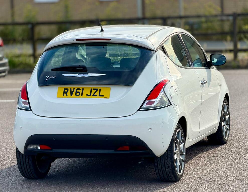Chrysler Ypsilon Diesel Red #16