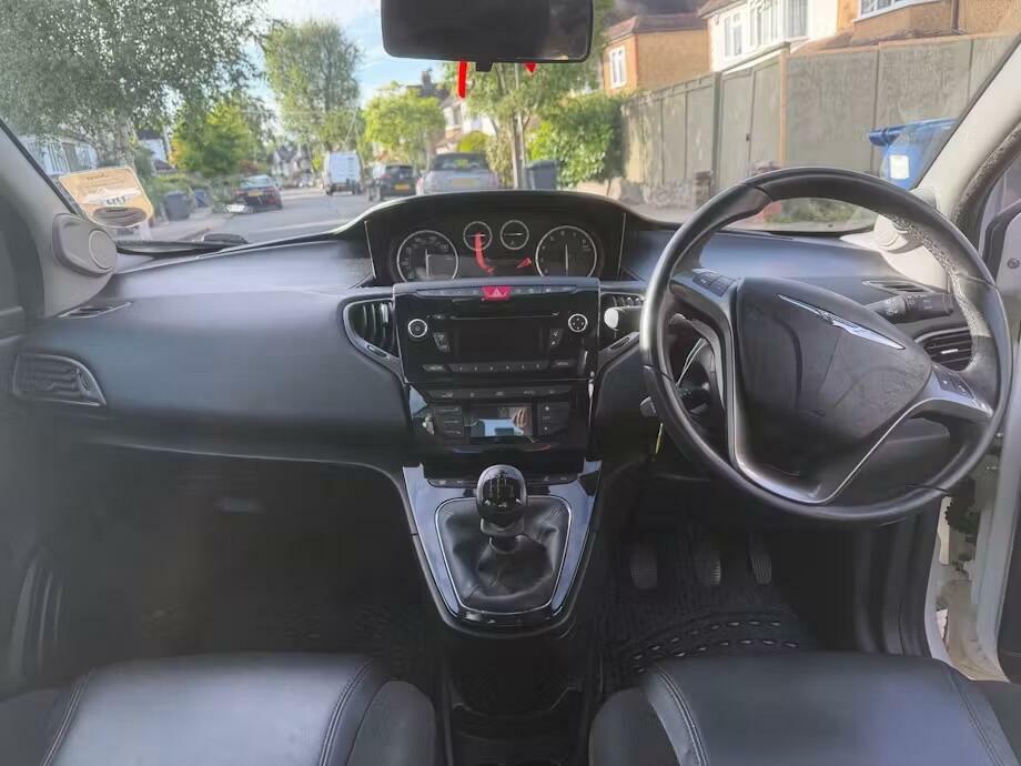 Chrysler Ypsilon Diesel Red #18