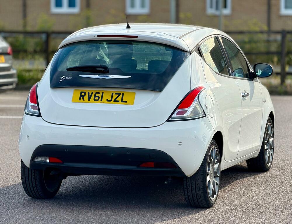 Chrysler Ypsilon Diesel Red #11