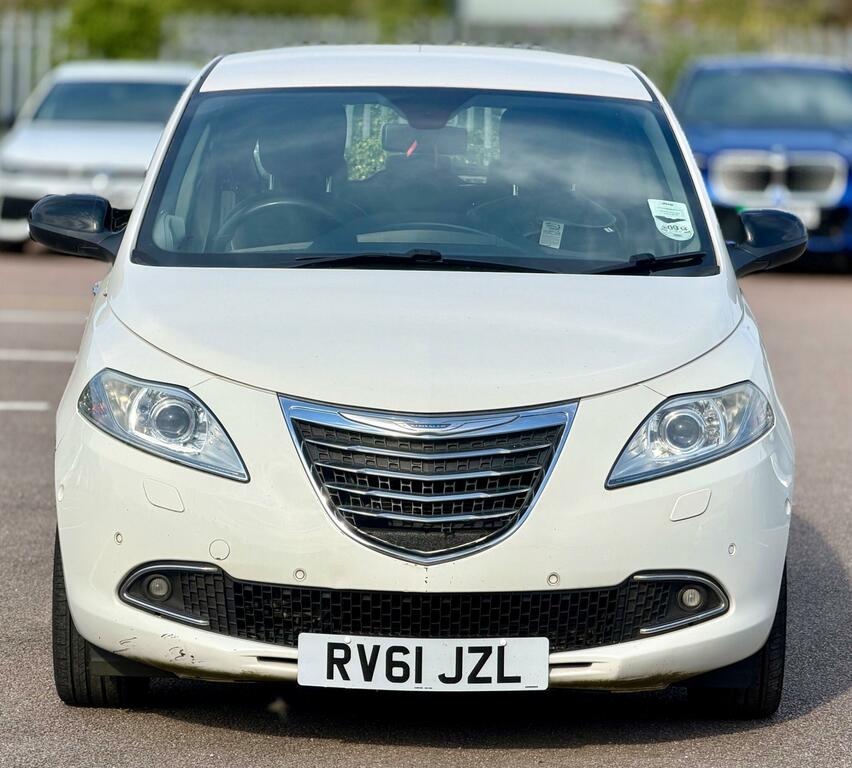 Chrysler Ypsilon Limited RV61JZL White #3