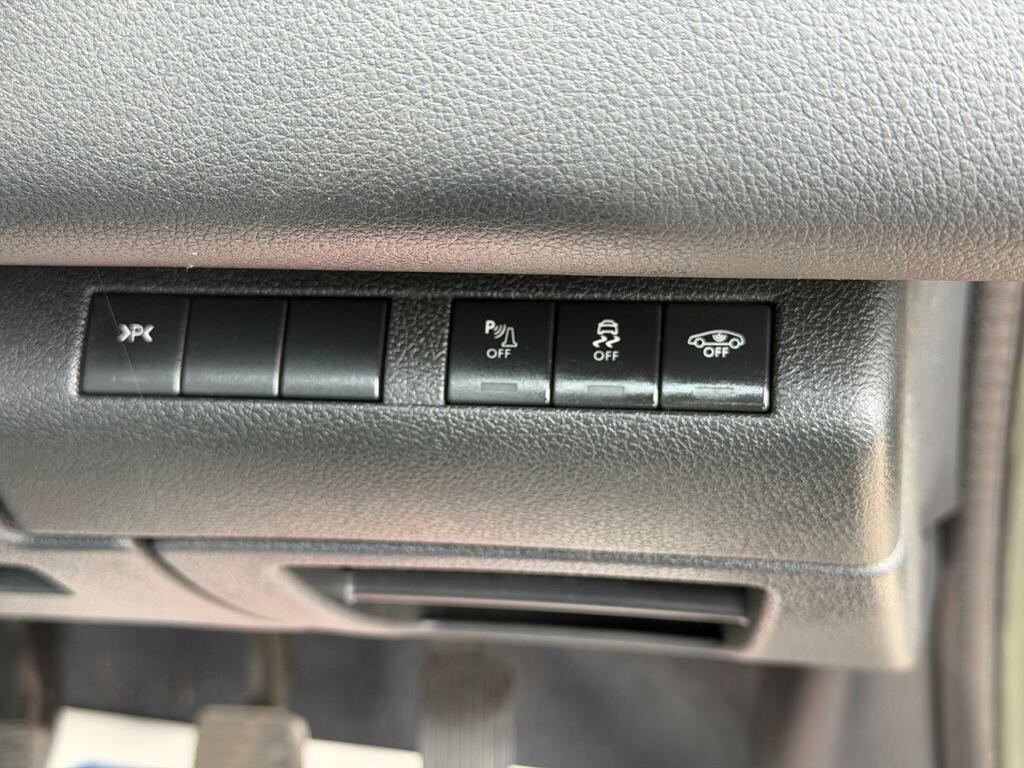 Peugeot 3008 Active Silver #32