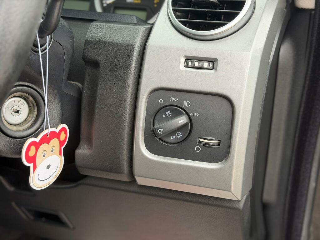 Land Rover Discovery 3 Gs Black #34
