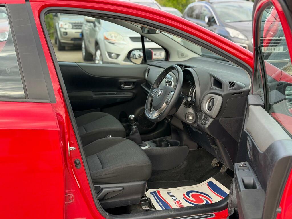Toyota Yaris Hatchback Blue #26
