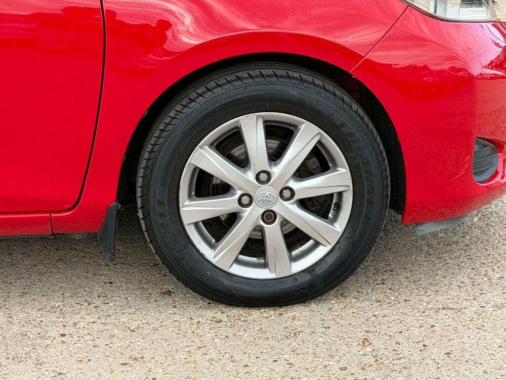 Toyota Yaris Hatchback Blue #35